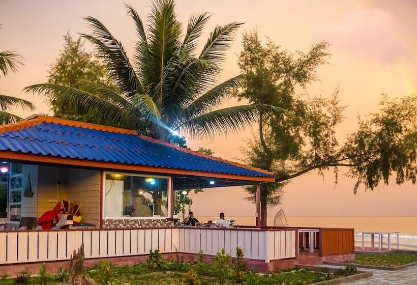 ホテル Scarlet Sails Resort