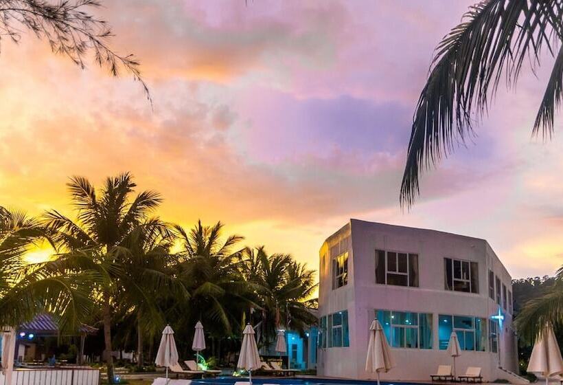 ホテル Scarlet Sails Resort