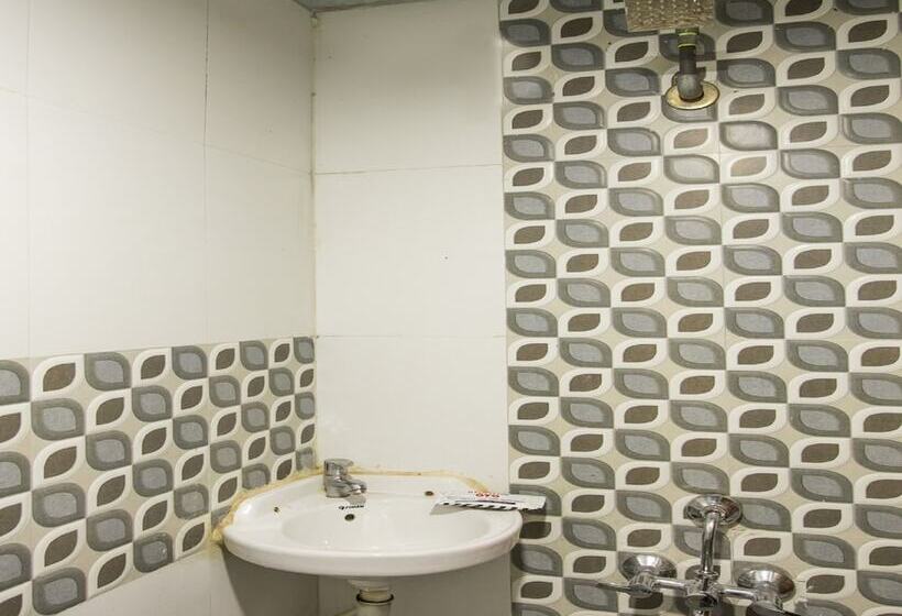 호텔 Shree Palace By Oyo Rooms