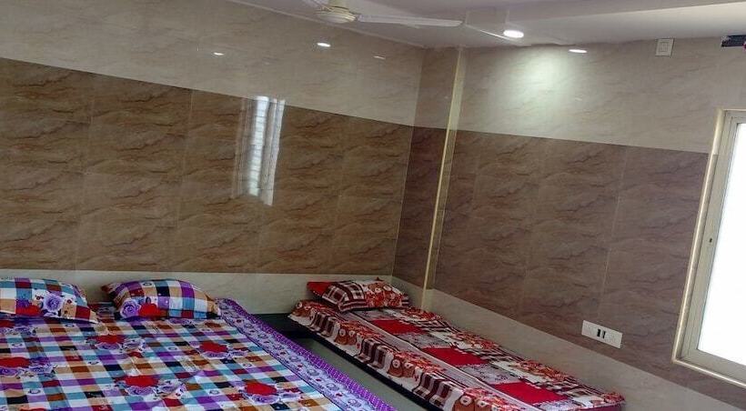 בית מלון כפרי Sree Guru Sannidhi A Budget Luxury Lodge