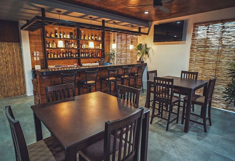 هتل Villa Tomasa G