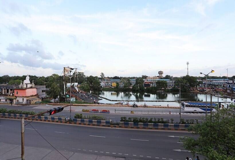 酒店 Vinita Inn By Oyo Rooms