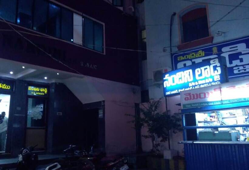 Iroomz Hotel Nandini Lodge