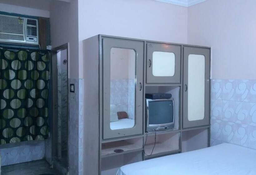 Iroomz Hotel Nandini Lodge