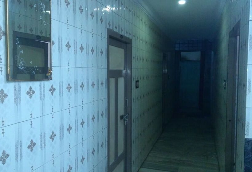 Iroomz Hotel Nandini Lodge