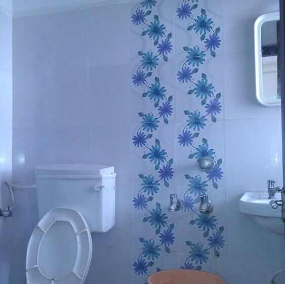 Iroomz Hotel New Ss Inn