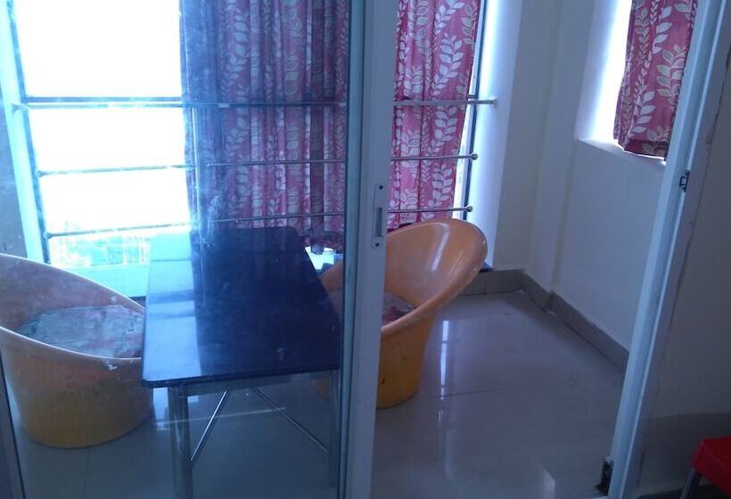 Iroomz Hotel New Ss Inn