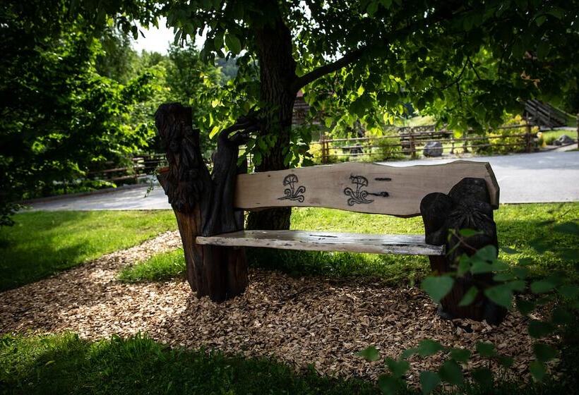 Korošec Apartments And Wellness Centre