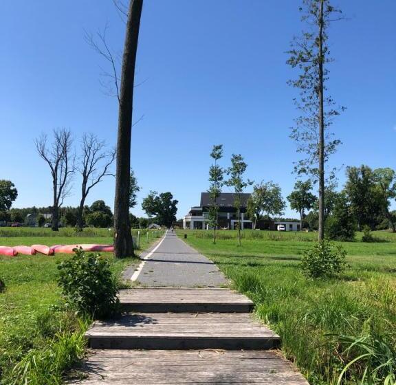 Natural Hotel W Rezerwacie Przy Plaży Na Wyspie