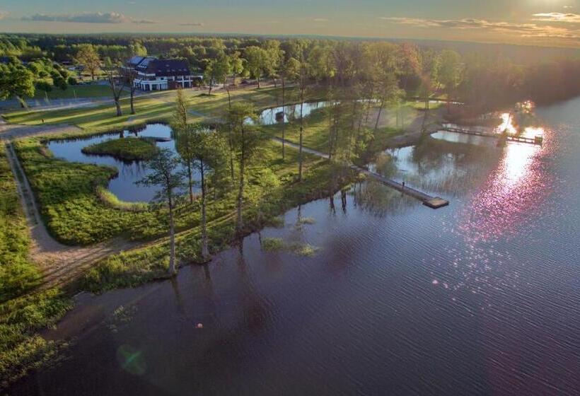 Natural Hotel W Rezerwacie Przy Plaży Na Wyspie