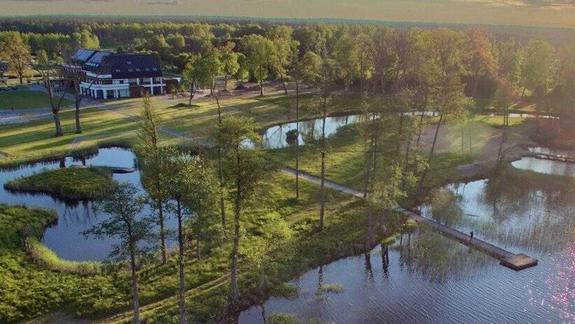 Natural Hotel W Rezerwacie Przy Plaży Na Wyspie