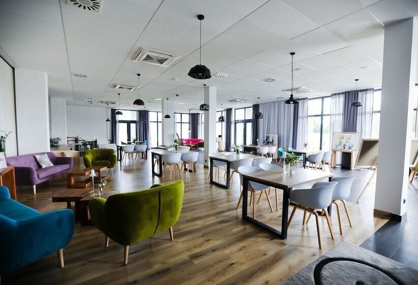 Natural Hotel W Rezerwacie Przy Plaży Na Wyspie