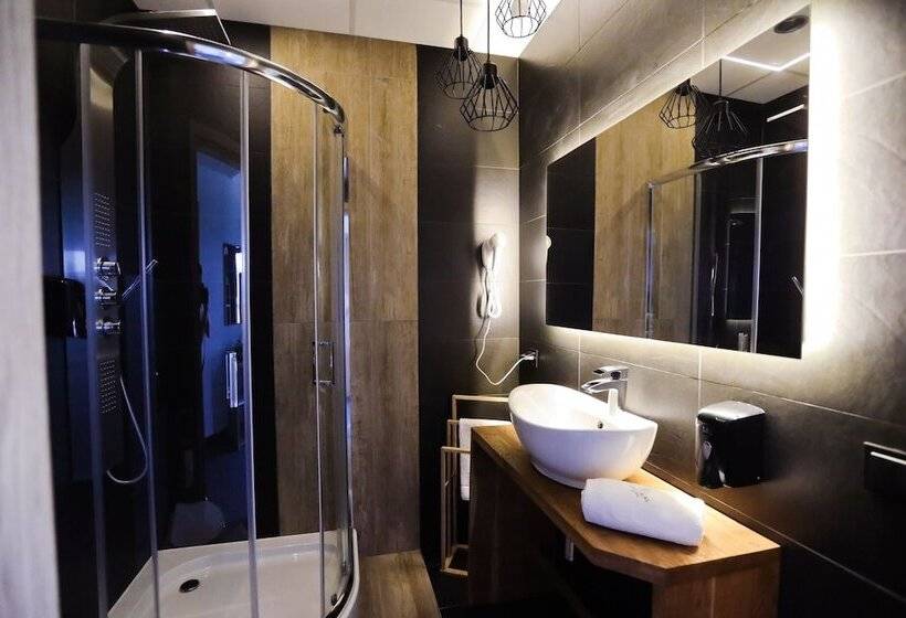 Natural Hotel W Rezerwacie Przy Plaży Na Wyspie