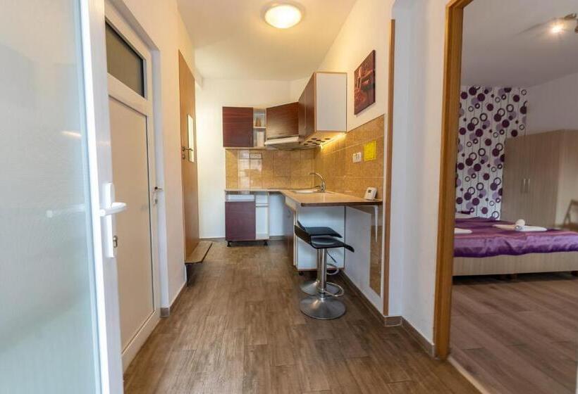 Nice & Cozy Apartments