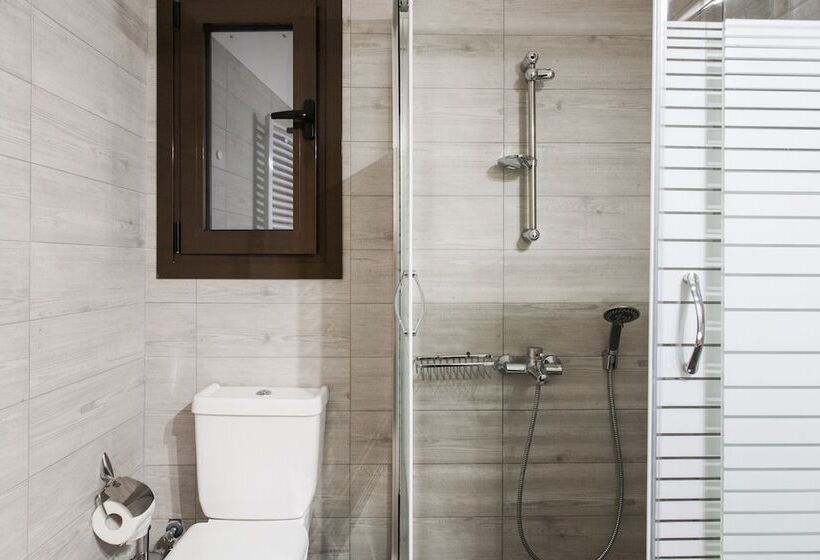 Nicholas Point Apartments And Rooms