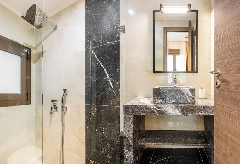 Nicholas Point Apartments And Rooms