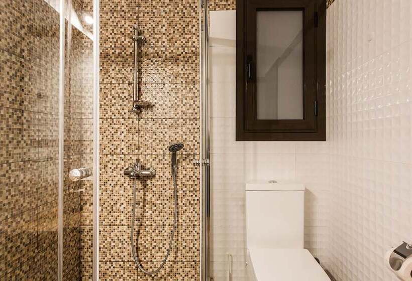 Nicholas Point Apartments And Rooms