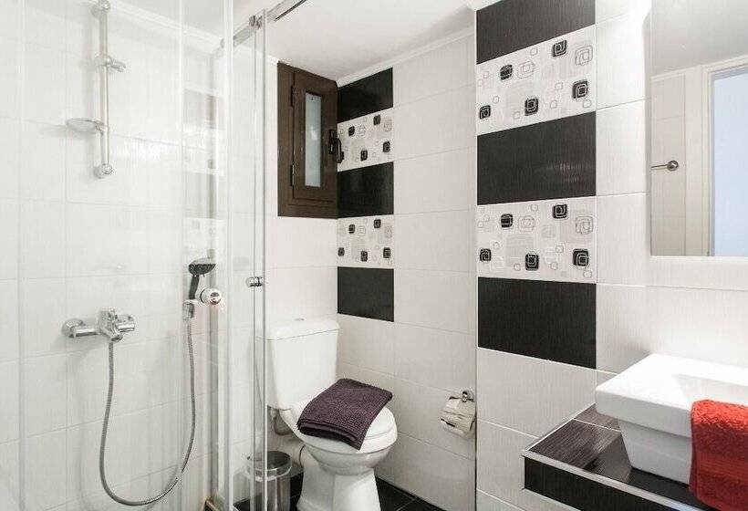 Nicholas Point Apartments And Rooms