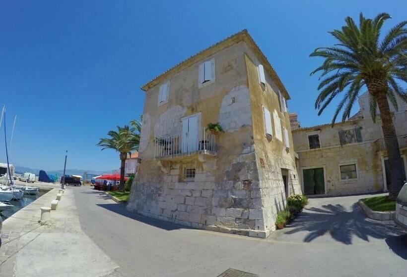 פנסיון Castel Nonna Franka