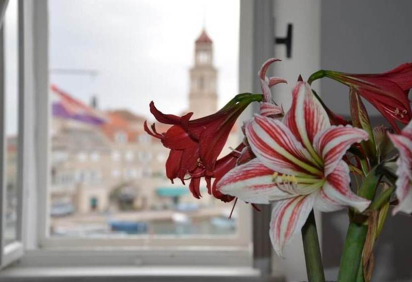 פנסיון Castel Nonna Franka