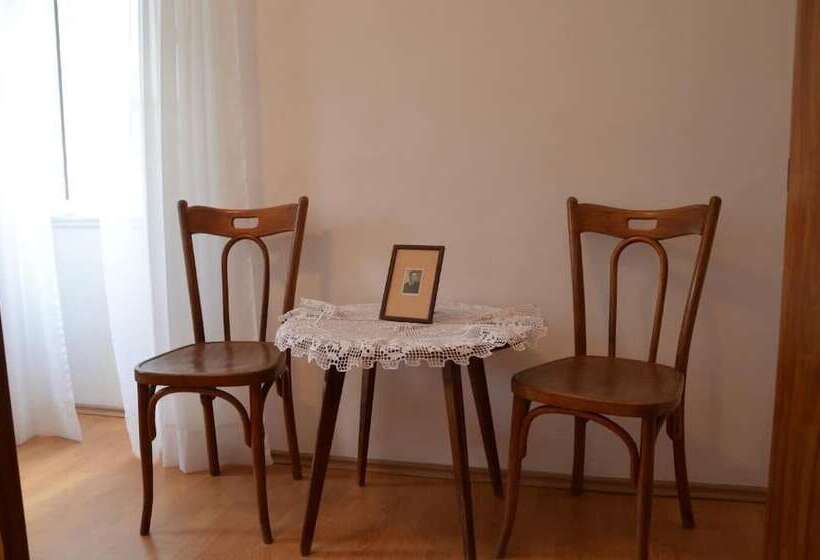 פנסיון Castel Nonna Franka