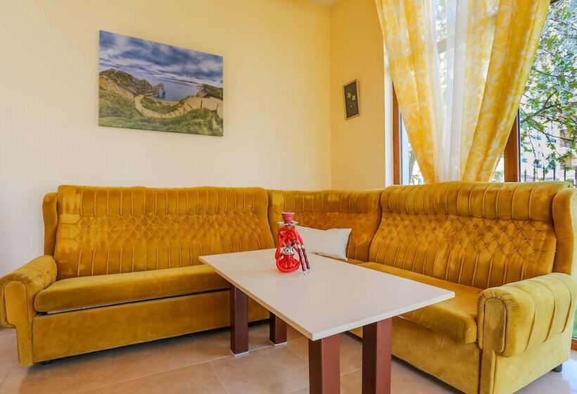 פנסיון Family Triple Room In Dafinka Guest House