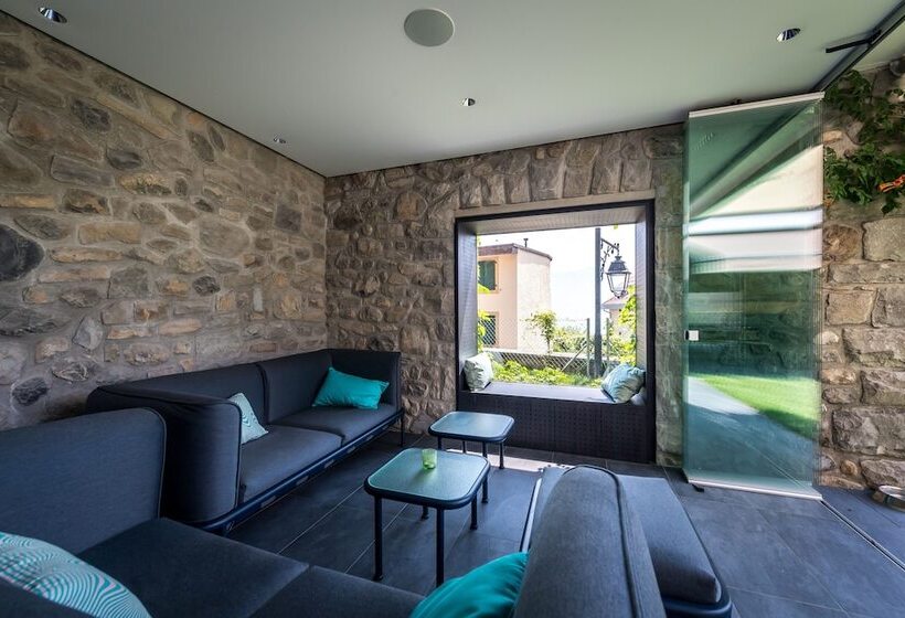 Châtonneyre Hotel & Restaurant