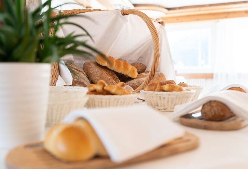 בית מלון כפרי Alpenhof