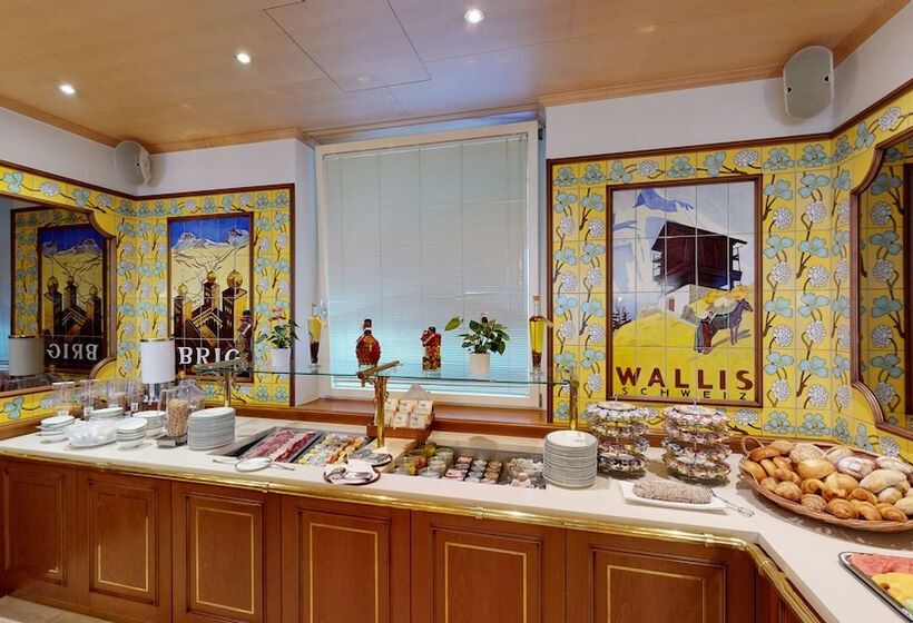 בית מלון כפרי Ambassador