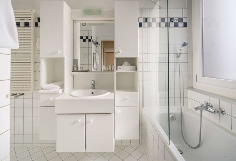 בית מלון כפרי Hôtel Rallye & Entrées Aux Bains De La Gruyère