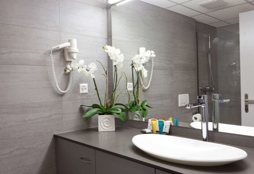 בית מלון כפרי Hôtel Rallye & Entrées Aux Bains De La Gruyère