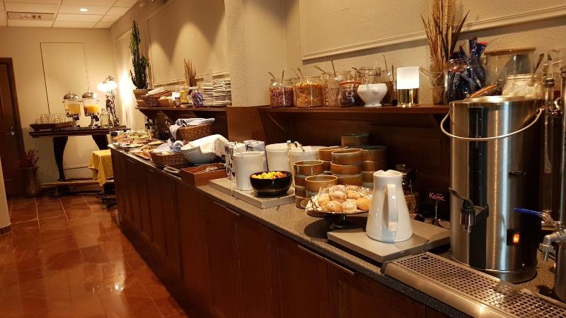 هتل Bishops Arms Mora