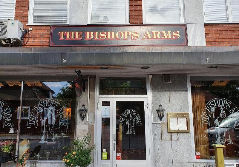 هتل Bishops Arms Mora
