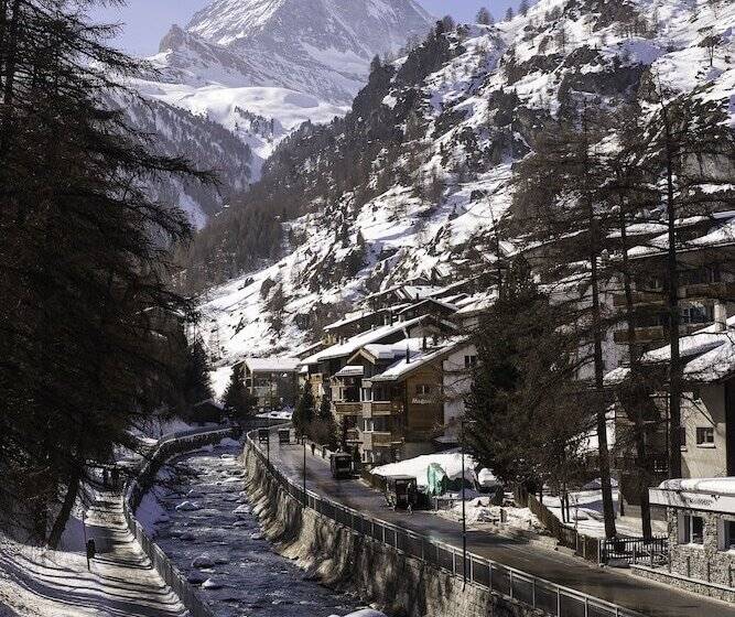 Boutique Hotel Albana Real   Restaurants & Spa