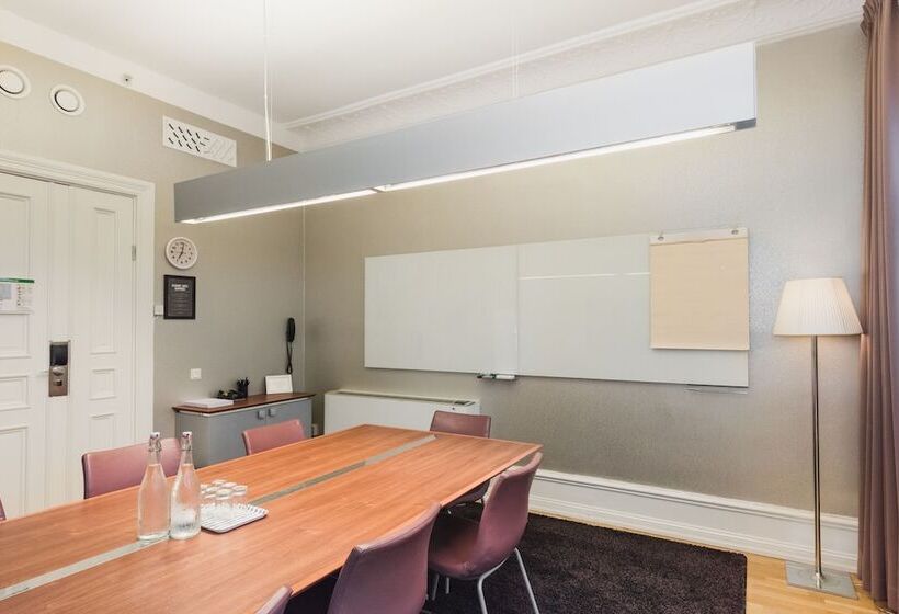 Clarion Collection Hotel Plaza