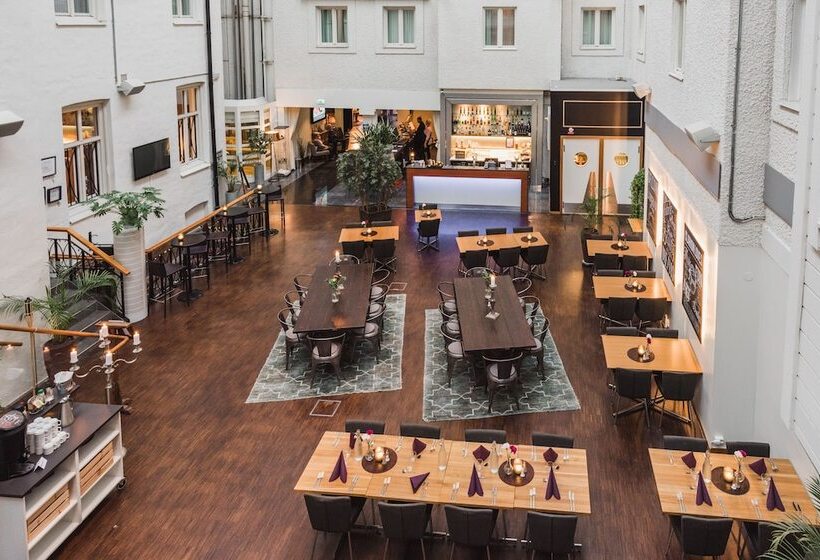 Clarion Collection Hotel Plaza