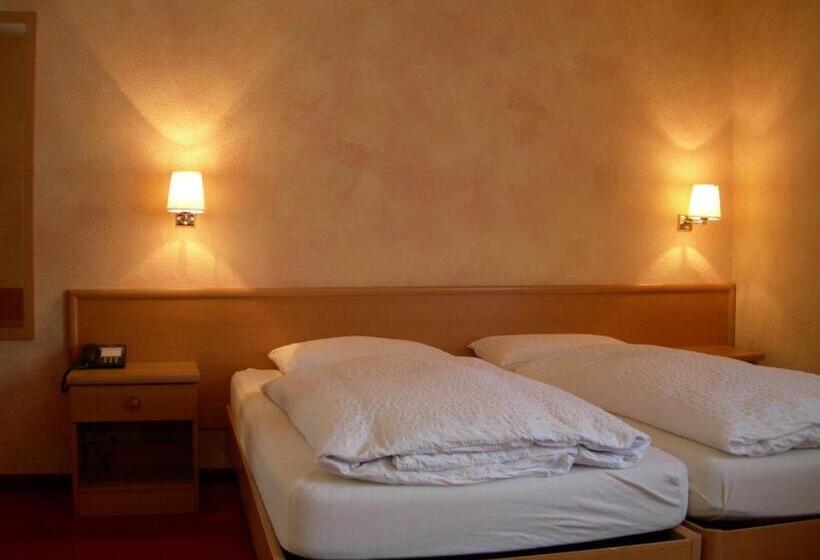 ホテル Crystal Interlaken