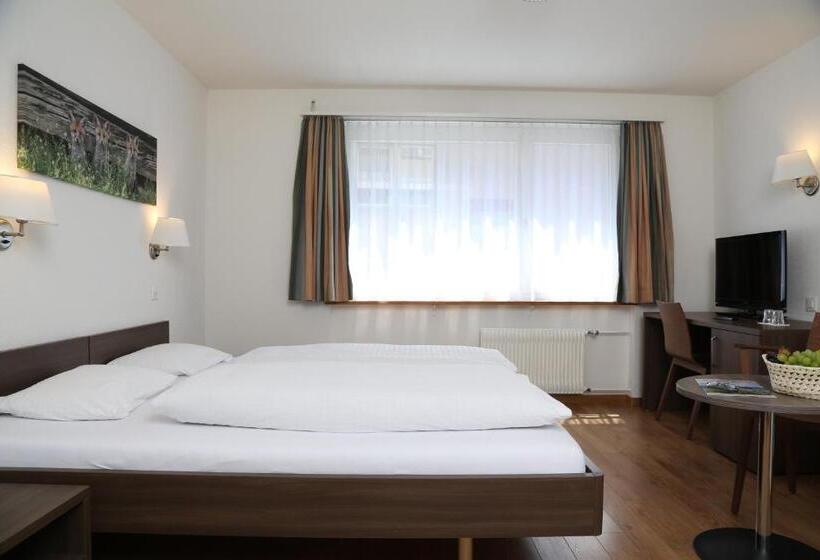 ホテル Crystal Interlaken