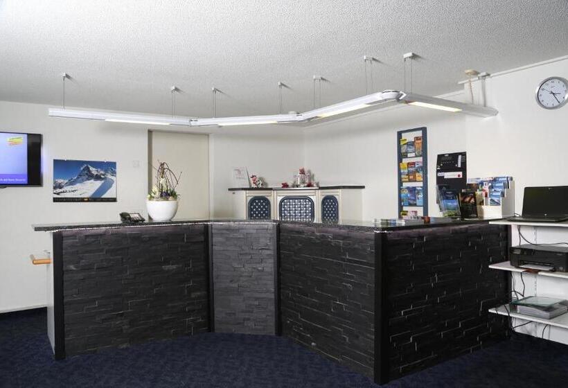 ホテル Crystal Interlaken