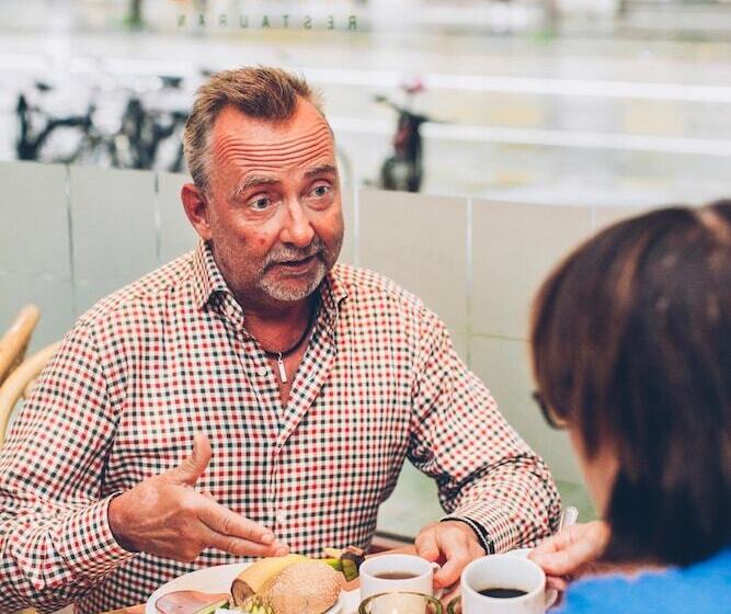 فندق Crystal Plaza