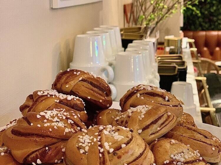 فندق Crystal Plaza