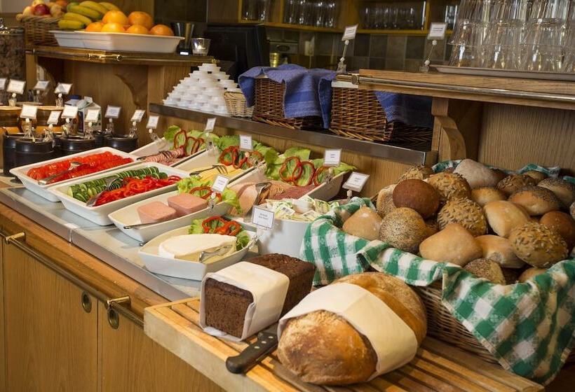 فندق Crystal Plaza