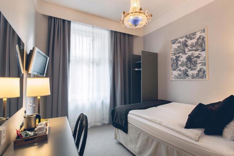 فندق Crystal Plaza