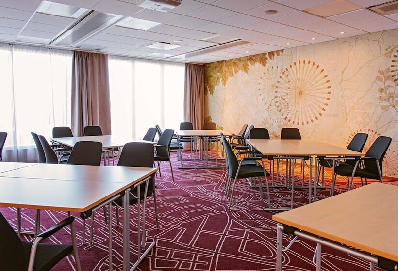 Отель Scandic Elmia