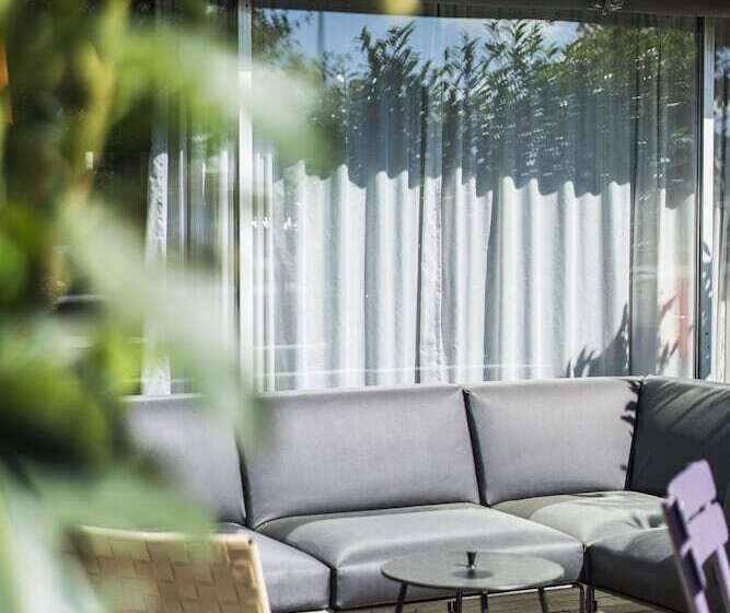 هتل Scandic Jarva Krog