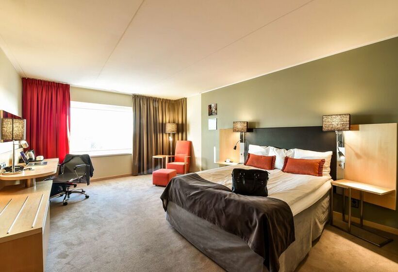 Отель Scandic Triangeln