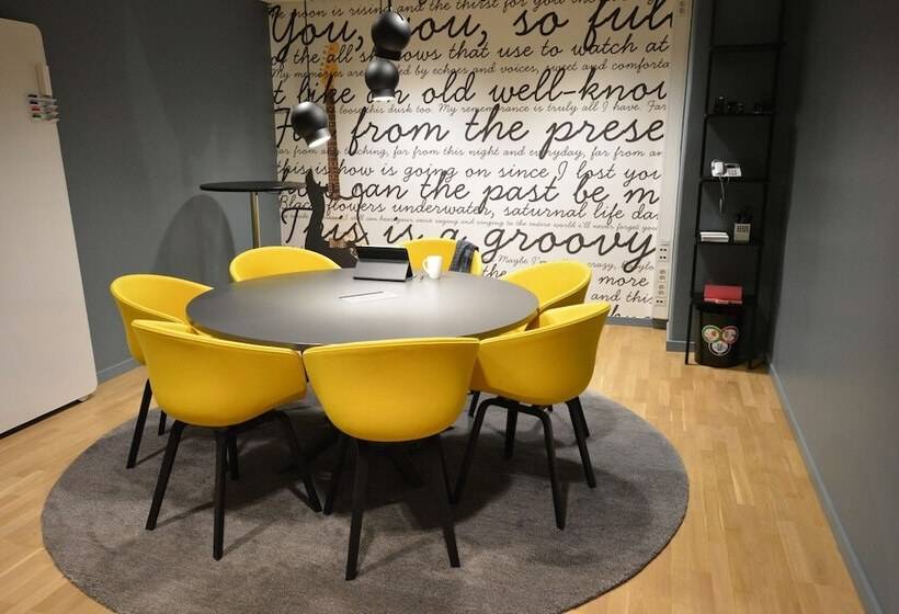 Отель Scandic Triangeln