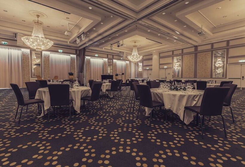 Отель Scandic Triangeln