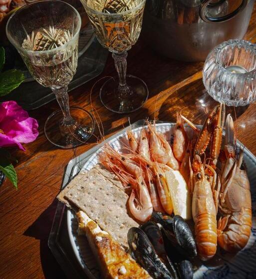 Отель Tanum Gestgifveri