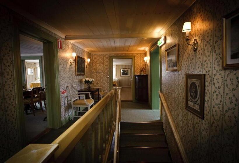 Отель Tanum Gestgifveri